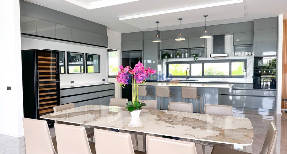 For sale 3 bedrooms house in East Pattaya, Pattaya