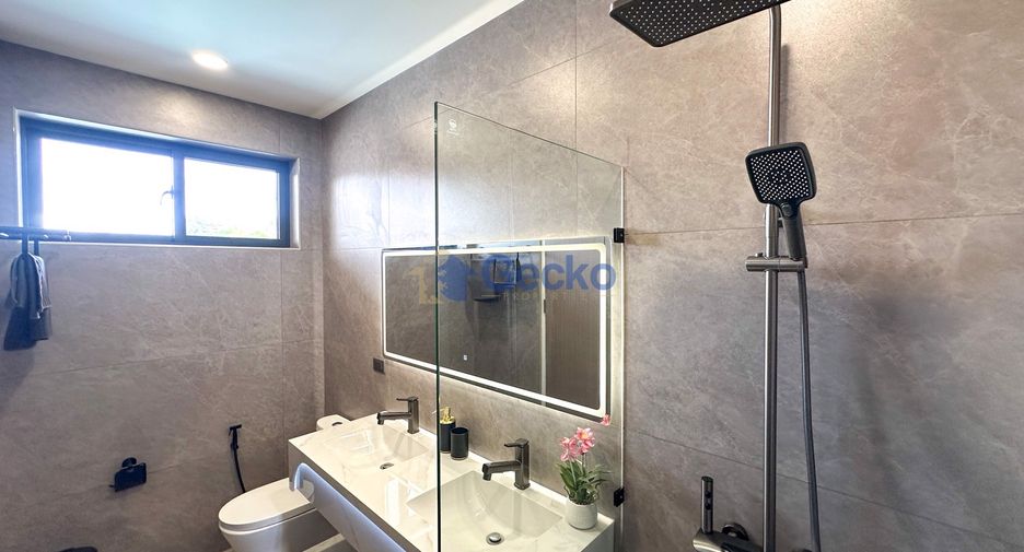 For sale 3 bedrooms house in East Pattaya, Pattaya