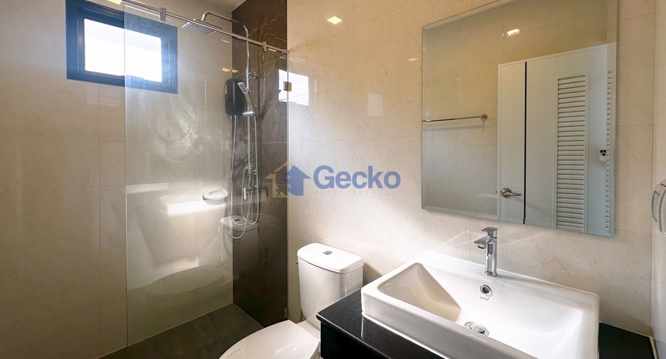 For sale 3 bedrooms house in East Pattaya, Pattaya