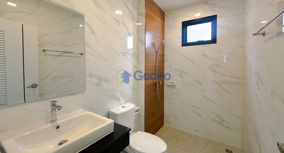 For sale 3 bedrooms house in East Pattaya, Pattaya