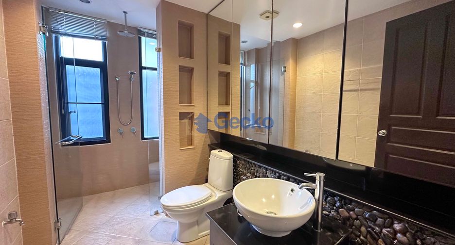 For rent 3 bedrooms house in East Pattaya, Pattaya