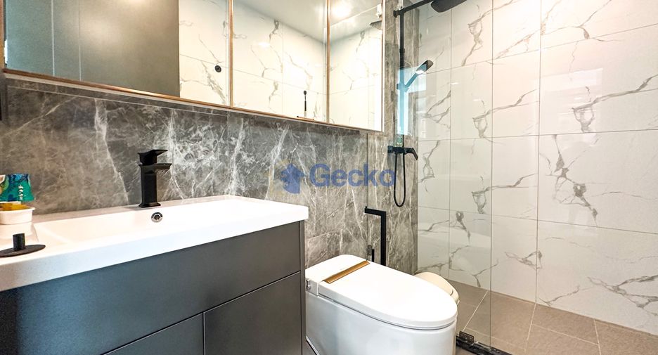 For sale 2 bedrooms condo in South Pattaya, Pattaya