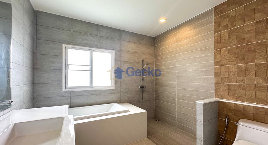 For sale 3 bedrooms house in East Pattaya, Pattaya
