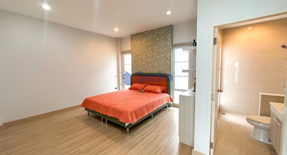 For sale 3 bedrooms house in East Pattaya, Pattaya