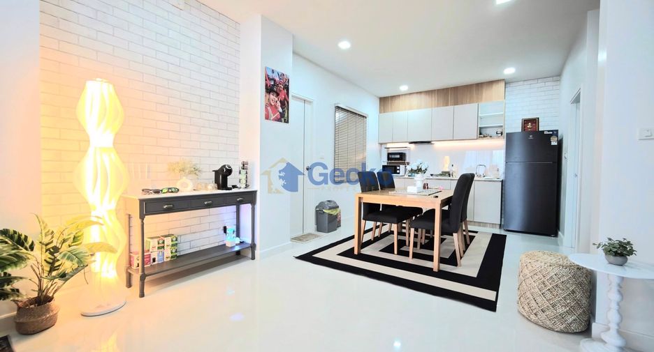 For sale 4 bedrooms house in East Pattaya, Pattaya