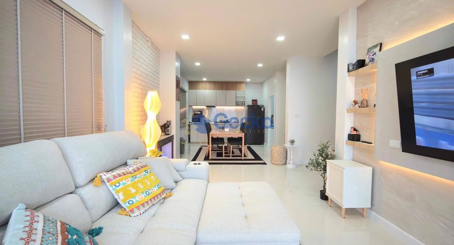 For sale 4 bedrooms house in East Pattaya, Pattaya