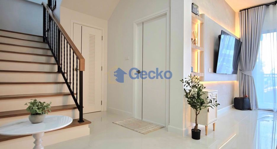 For sale 4 bedrooms house in East Pattaya, Pattaya