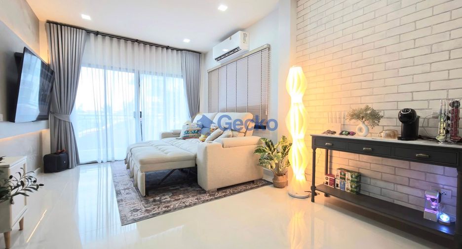 For sale 4 bedrooms house in East Pattaya, Pattaya