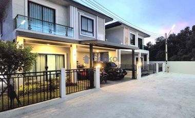 For sale 4 bedrooms house in East Pattaya, Pattaya