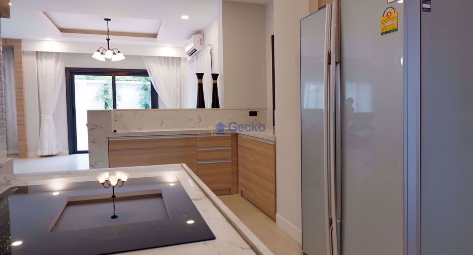 For sale 3 bedrooms house in East Pattaya, Pattaya