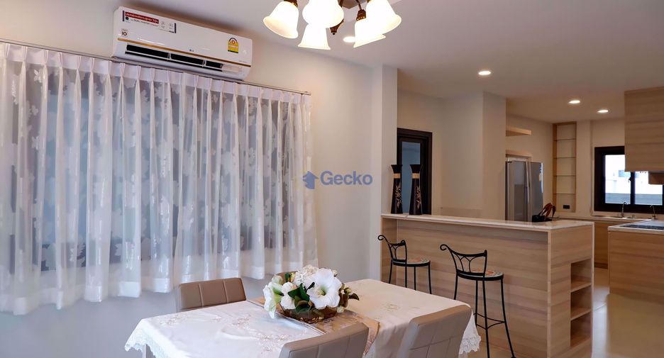For sale 3 bedrooms house in East Pattaya, Pattaya