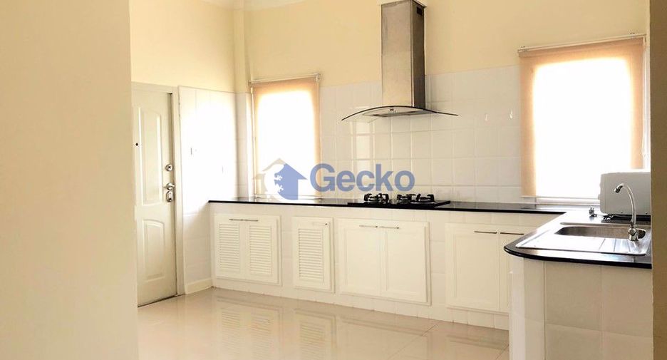 À vendre 5 chambres maison à Huay Yai, Pattaya