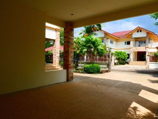 Casa en venta de 6 habitaciones en Bang Lamung, Chonburi