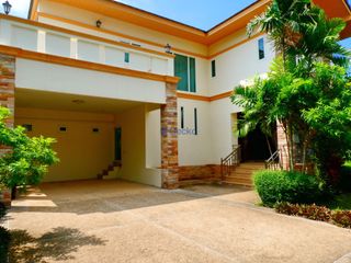Casa en venta de 6 habitaciones en Bang Lamung, Chonburi