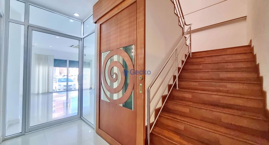 Haus zum Kauf mit 6 Zimmer in Central Pattaya, Pattaya
