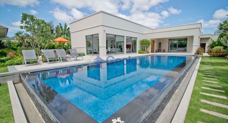 Casa en alquiler y en venta de 4 habitaciones en Bang Lamung, Chonburi