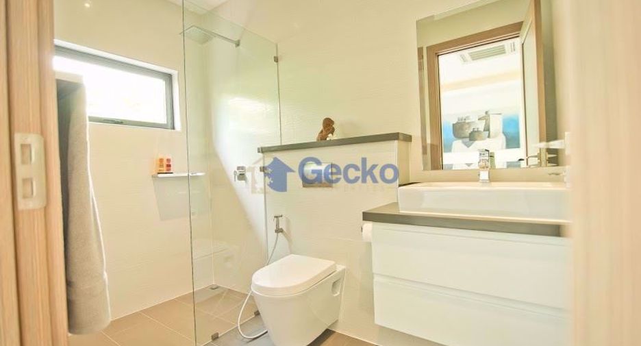 Casa en alquiler y en venta de 4 habitaciones en Bang Lamung, Chonburi
