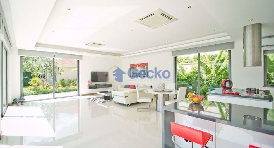 Casa en alquiler y en venta de 4 habitaciones en Bang Lamung, Chonburi