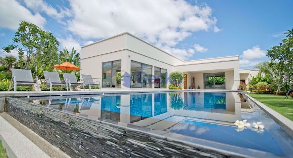 Casa en alquiler y en venta de 4 habitaciones en Bang Lamung, Chonburi