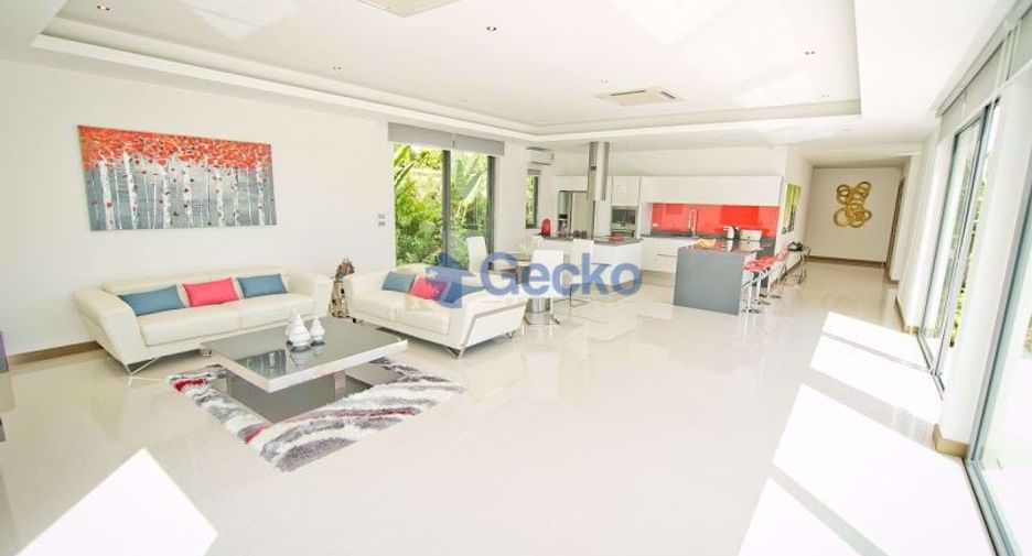 Casa en alquiler y en venta de 4 habitaciones en Bang Lamung, Chonburi