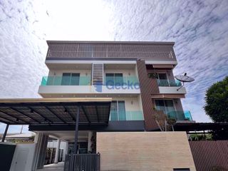 Haus zum Kauf mit 10 Zimmer in Bang Lamung, Chonburi