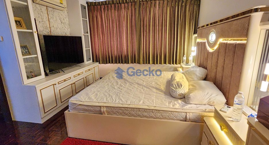 For rent 3 bedrooms condo in Jomtien, Pattaya