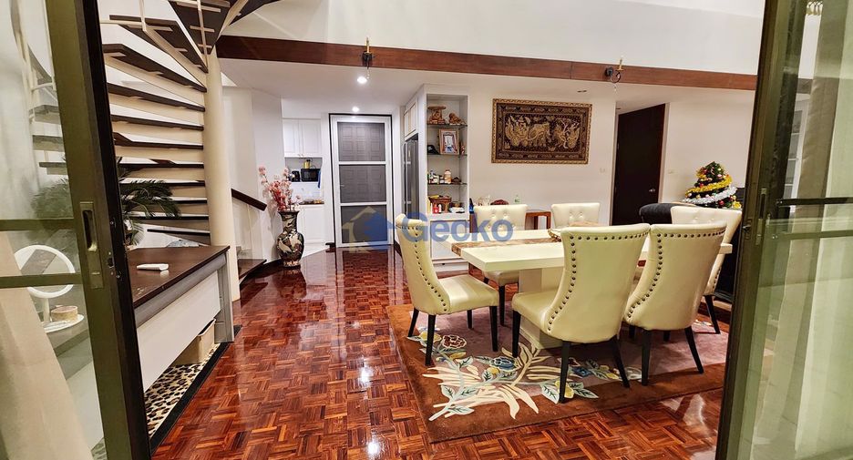 For rent 3 bedrooms condo in Jomtien, Pattaya