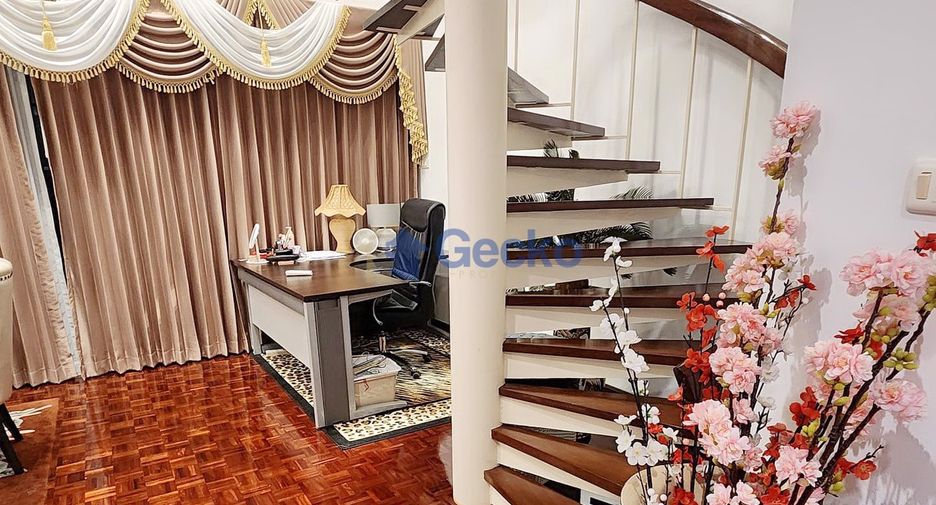 For rent 3 bedrooms condo in Jomtien, Pattaya