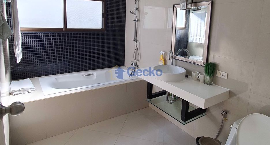 Haus zum Kauf mit 4 Zimmer in East Pattaya, Pattaya