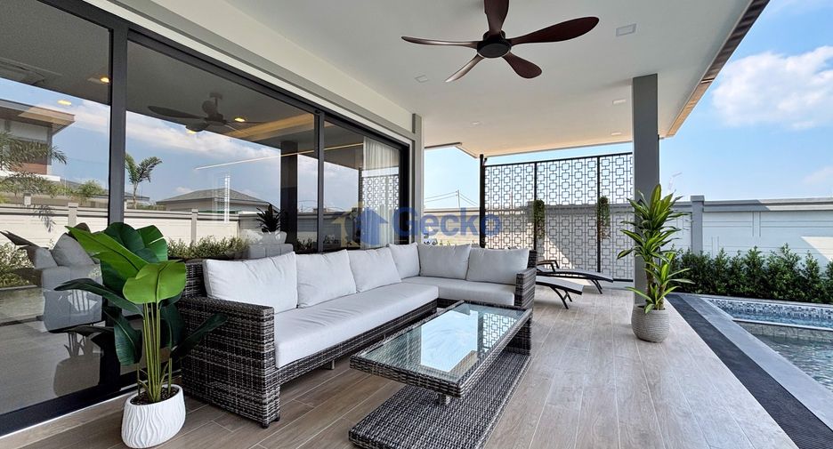 For sale 5 bedrooms house in Jomtien, Pattaya