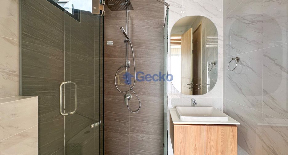 Casa en venta de 4 habitaciones en East Pattaya, Pattaya