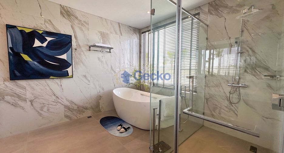 For sale 4 bedrooms house in Huay Yai, Pattaya