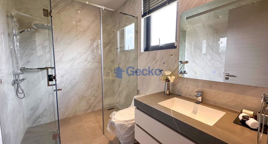 For sale 4 bedrooms house in Huay Yai, Pattaya