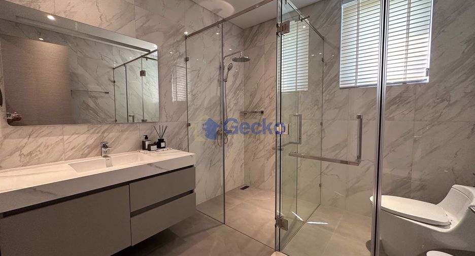 For sale 4 bedrooms house in Huay Yai, Pattaya