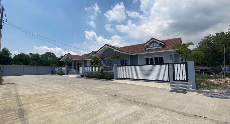 For rent 3 bedrooms house in East Pattaya, Pattaya