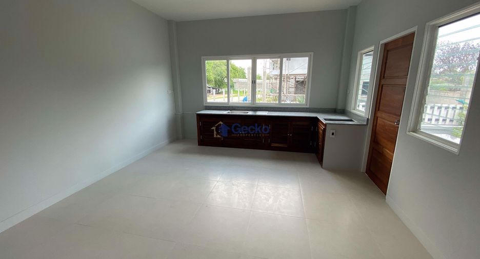 For rent 3 bedrooms house in East Pattaya, Pattaya