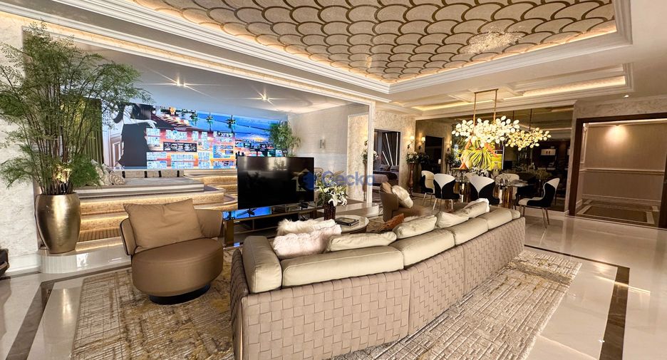 For sale 3 bedrooms condo in Jomtien, Pattaya