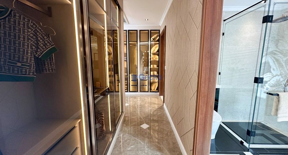 For sale 3 bedrooms condo in Jomtien, Pattaya