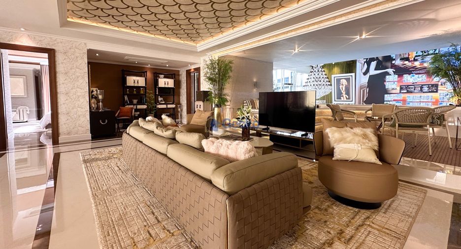 For sale 3 bedrooms condo in Jomtien, Pattaya