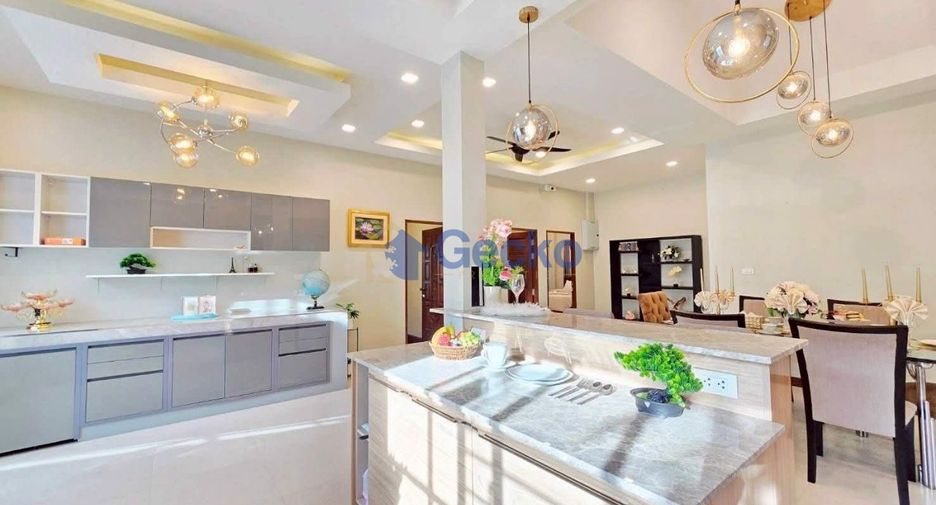 For sale 4 bedrooms house in Bang Lamung, Chonburi