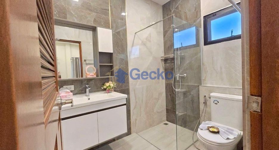 For sale 4 bedrooms house in Bang Lamung, Chonburi
