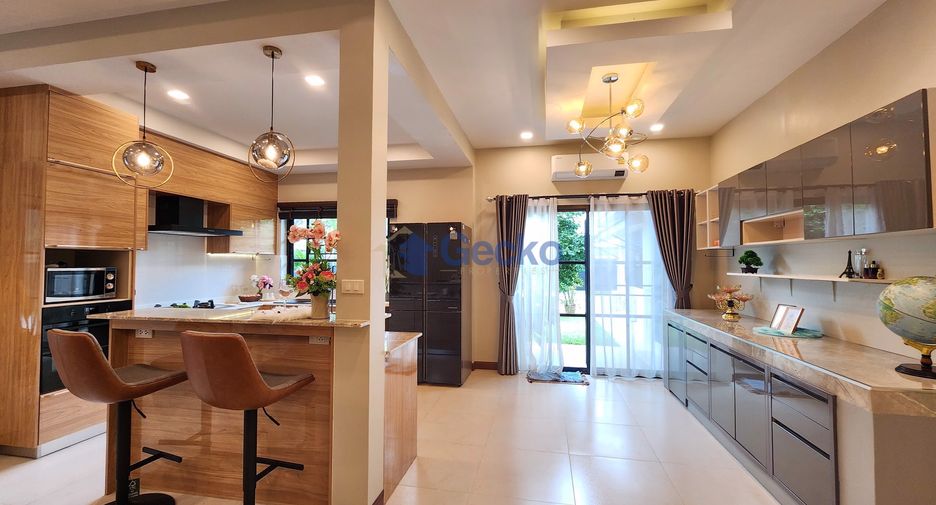 For sale 4 bedrooms house in Bang Lamung, Chonburi