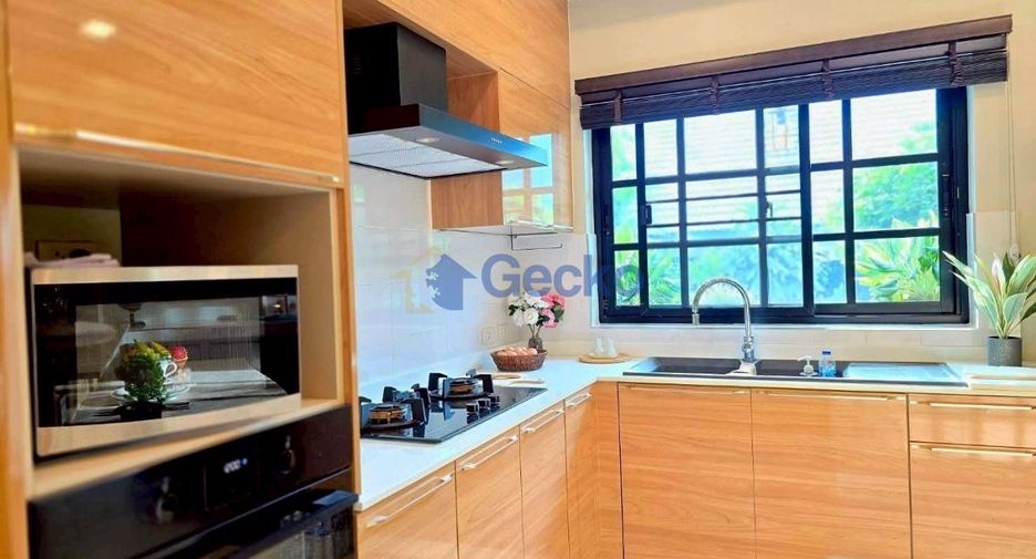 For sale 4 bedrooms house in Bang Lamung, Chonburi