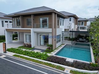 Haus zum Kauf mit 4 Zimmer in Bang Lamung, Chonburi
