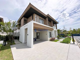 Haus zum Kauf mit 4 Zimmer in Bang Lamung, Chonburi