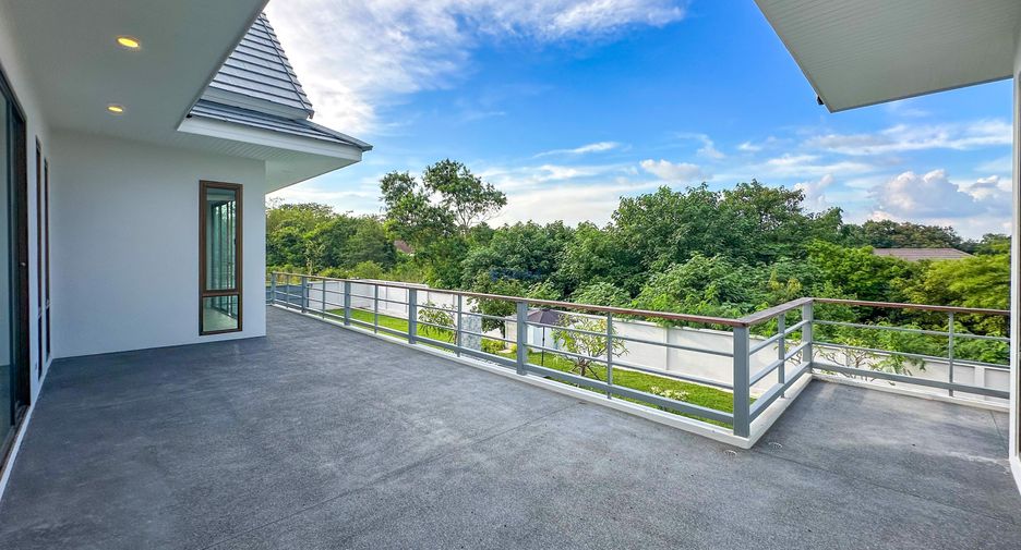 Haus zum Kauf mit 4 Zimmer in Sattahip, Chonburi