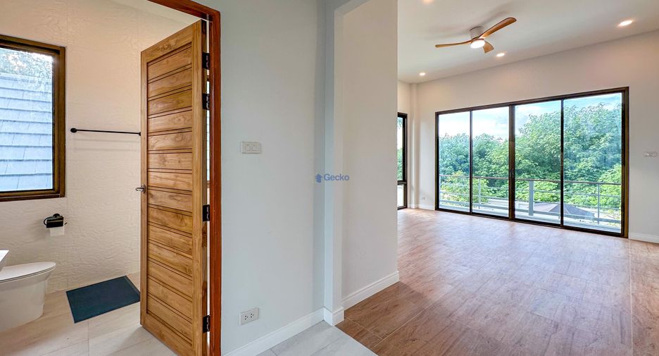 Haus zum Kauf mit 4 Zimmer in Sattahip, Chonburi