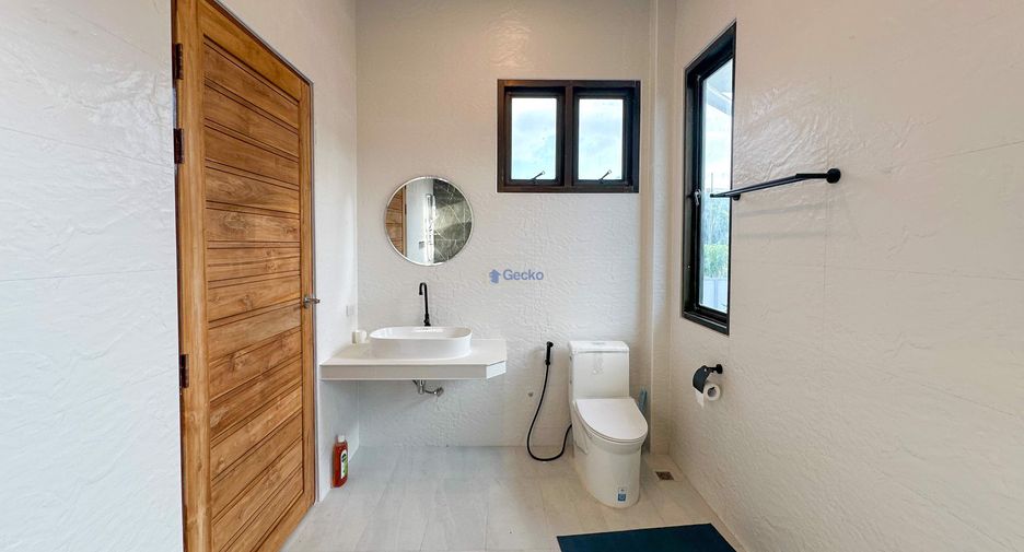 Haus zum Kauf mit 4 Zimmer in Sattahip, Chonburi