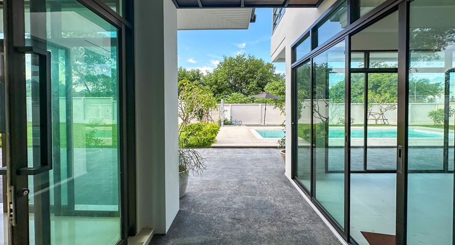 Haus zum Kauf mit 4 Zimmer in Sattahip, Chonburi