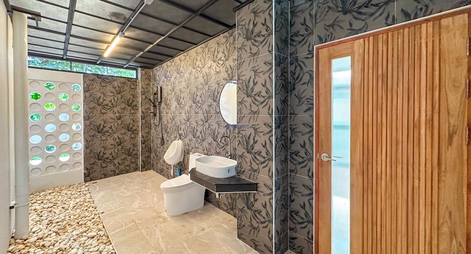 Haus zum Kauf mit 4 Zimmer in Sattahip, Chonburi